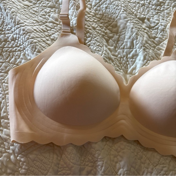 Elegant Cream Bra for Women - Picture 3 of 6